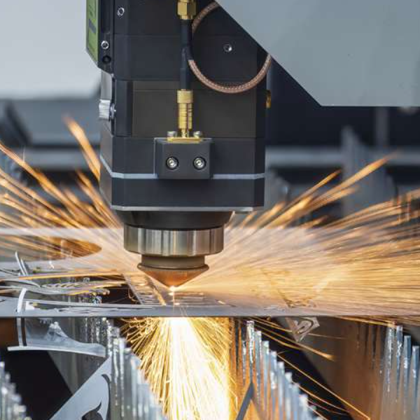 Fabricación de chapa metálica personalizada: soluciones ligeras y duraderas para las necesidades B2B aeroespaciales y automotrices