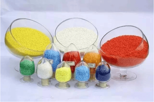 Material de moldeo por inyecci&oacute;n
