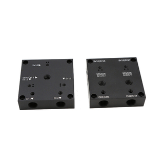 Sennor de aluminio con anodizado negro. 