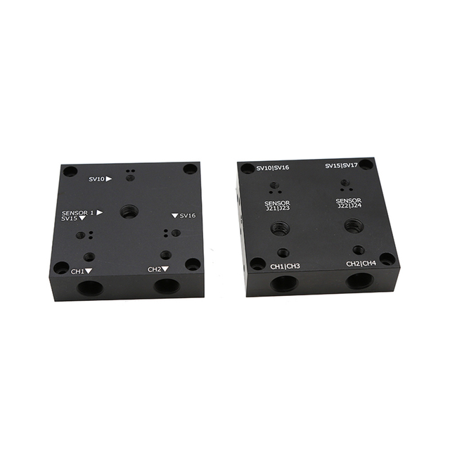 Sennor de aluminio con anodizado negro. 