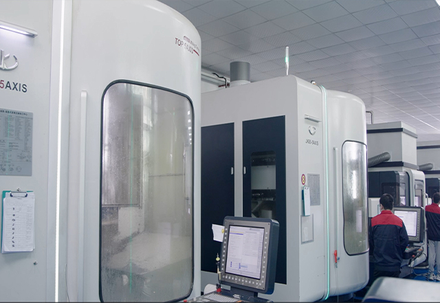 M&aacute;quina CNC de 5 ejes